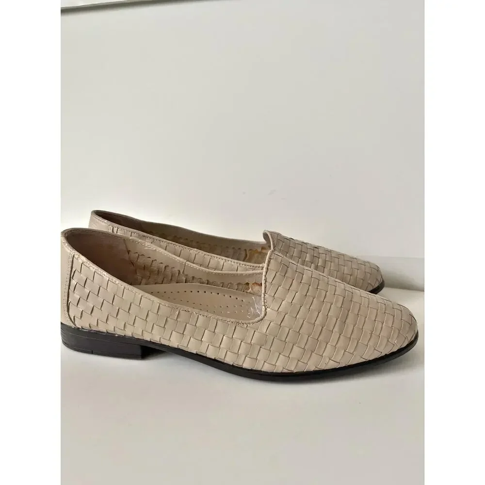 Trotters Loafers Womens Size 7.5 M Beige Leather Slip On Comfort Flats